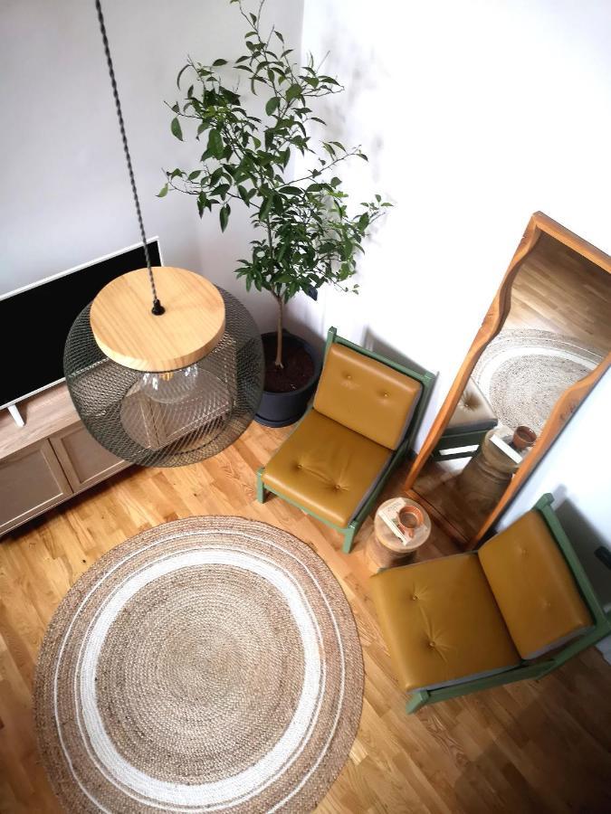Codicei Apartment *
